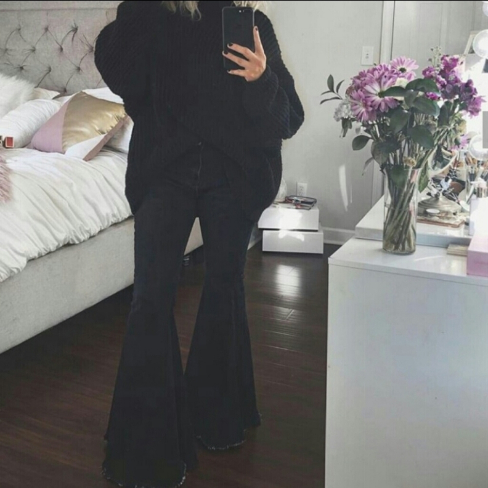 Fashion Nova Bell Bottom Jeans Size 5